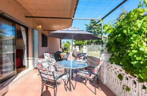 Tordera Villa | HomeHolidaysRentals Corts