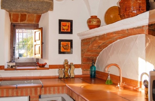 Anora House | Homerez - Charming House in Añora with Garden