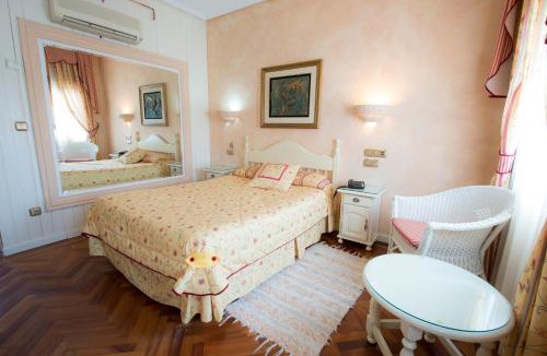 Dosbarrios Hotel | Hotel Los Arcos