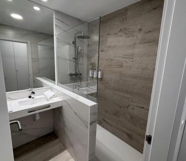 Alcubilla de las Penas Hotel | Hotel Radona