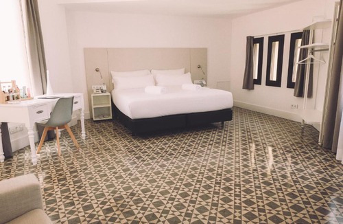 Passeig i Rodalia Hotel | Hotelet Casa Padró