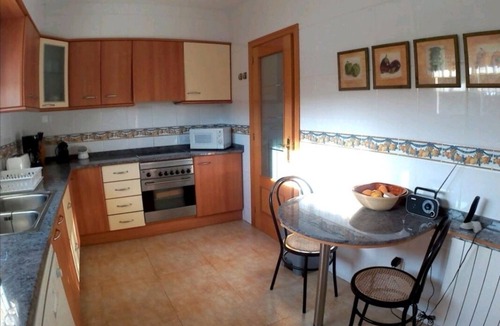 Cunit Villa | House with private swimming pool and garden 7 minutes walk off the beach.