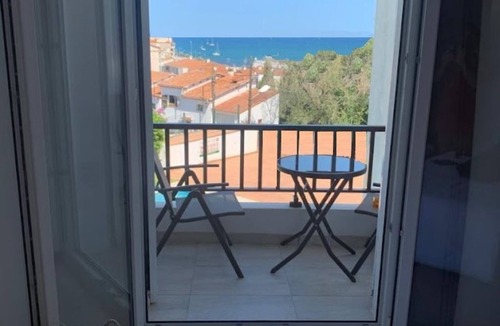 L'Escala House | House with Seaview, shared Pool, 250m to Beach, 3private Terraces, Garden, BBQ