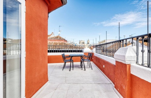 Huertas Apartment | Impeccable Huertas 1BR Penthouse with amazing terrace, near the city center, by Blueground