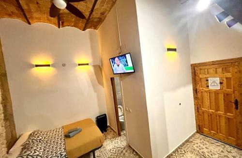 Sants-Badal Apartment | L4 Apartamento nuevo con patio y cocina en P.B