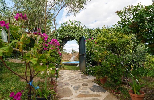 La Acena de la Borrega Apartment | La Cabaña del Llano — private pool and garden on an Extremaduran estate, near Portugal