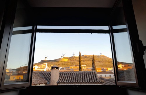 Consuegra Apartment | La Centinela Room, Rural Hotel in Consuegra