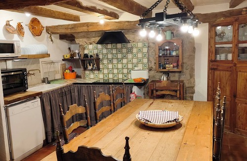 Moia Cottage | "La Llar": serves 8 people