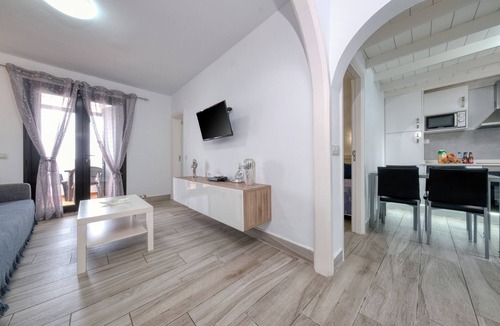 Puerto del Carmen Ski Chalet | La Marisma 600M to the Beach LVH