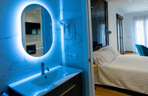 Belmonte House | La Serrería-Premium Suite Apartments & Private Jacuzzi