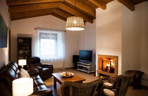 La Vall d'en Bas House | La Xiquella, formatges artesans i masoveria