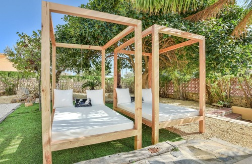 La Canuta Villa | Large 4 bedroom Villa with private pool sleeps 10 very close to beach and marina