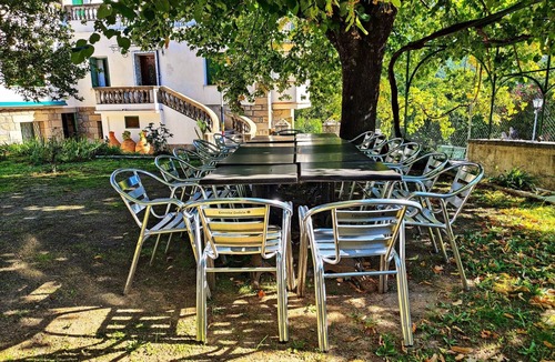Piedralaves House | Large Holiday Home 'El Rozado' for 22 Guests with Garden in Sierra de Gredos