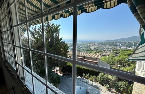 Cabrils Villa | LARGE VILLA WITH INFINITY POOL, A/C, BILLIARDS, GYM 25 MIN FROM BARCELONA
