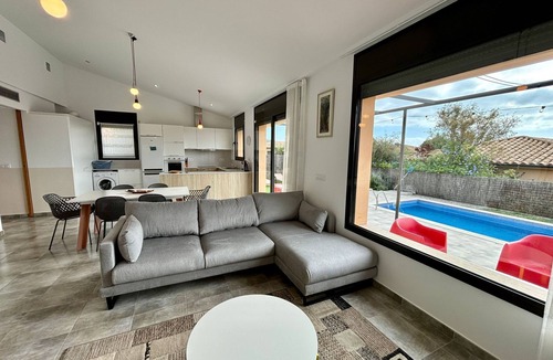 Torroella de Montgri House | Lichtdurchflutete Ferienvilla mit Pool by Interhome