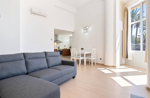 Mataro Apartment | Loft Contemporary 1 min Beach