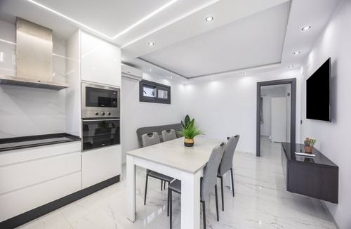 Campano Apartment | Loft Roche: Private Pool, Wi-Fi & AC – Perfect for Couples or Families