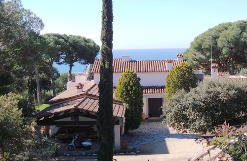 Sant Andreu de Llavaneres Apartment | Loft with Panoramic Sea View and Wellness, Boutique Estate near Barcelona Coast