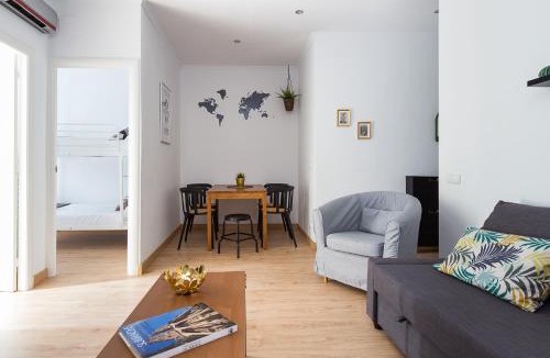 El Camp de l'Arpa del Clot Apartment | Lovely and Convenient Sagrada Familia Apartment