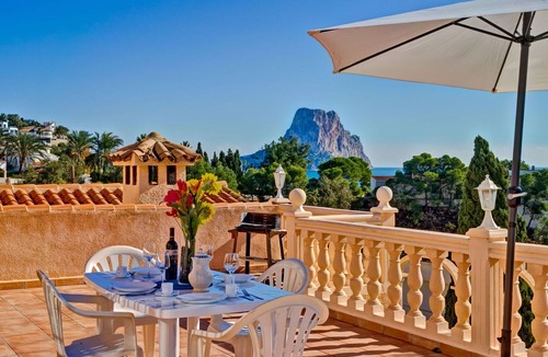 La Canuta Apartment | Lovely apartment for 5 people with A/C, pool, WIFI, TV, terrace and pets allowed