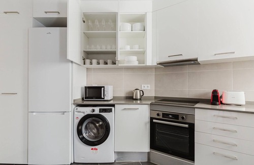 la Vila de Gracia Apartment | Lovely El Putxet i el Farro w/W/D, Balcony & A/C, by Blueground