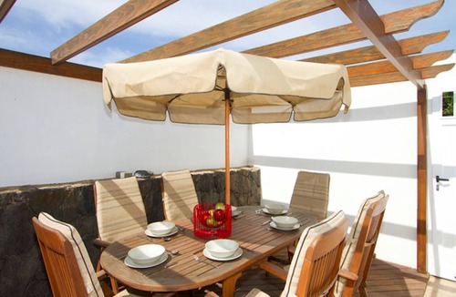Los Mojones Villa | Lovely Lanzarote Villa | 4 Bedroom | Villa Joanne | BBQ & Private Pool | Puerto.