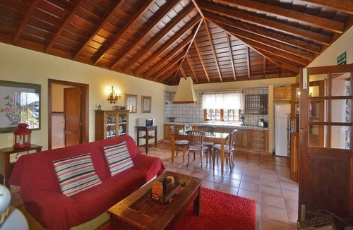 Los Quemados Cottage | LP1083 Holiday cottege with sea views in Fuencaliente