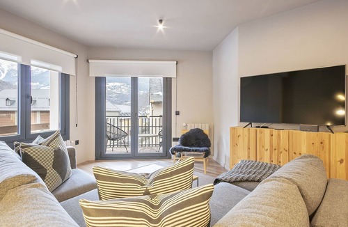 Vielha Apartment | Luderna - Apartamento con terraza Montanero