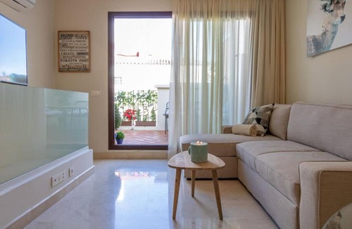 Alameda Apartment | Lumbreras Deluxe Suite by Valcambre