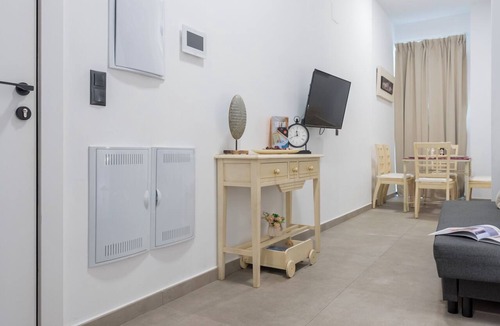 San Gil Apartment | Luxurious apartment with a patio in downtown Seville