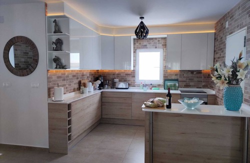 San Luis Villa | Luxury 5-bedroom villa with pool in adorable El Chaparral perfect for families