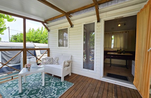Canet de Mar Ski Chalet | Maia: Family bungalow