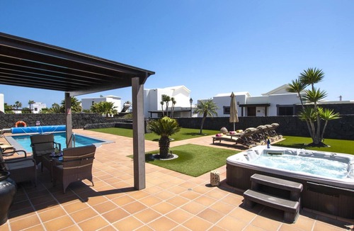 Montana Roja Villa | Marvelous Playa Blanca Villa | 2 Bedrooms | Villa Kagura | Spacious
