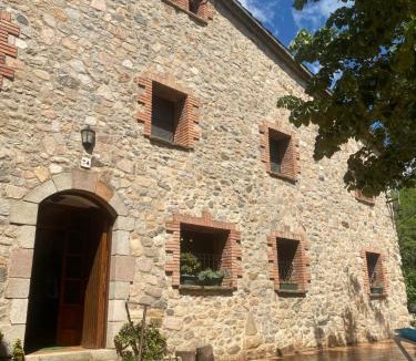 Arbucies Ski Chalet | Masía Can Janet alojamiento rural con piscina privada en plena naturaleza