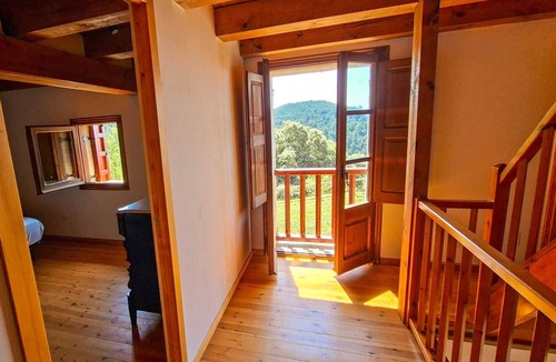 L'Espunyola Cottage | Masia Casa Comamorera - Rural House in the Forest - swimming pool and Montserrat views