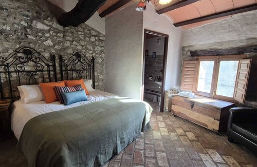 Montagut House | Masia Rural Can Pei