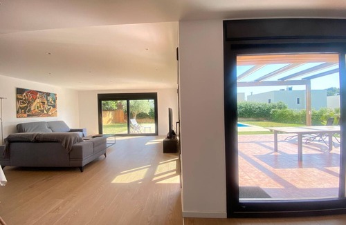 Tarragona Villa | Modern 5-bedroom villa near golf and beach in Costa Dorada