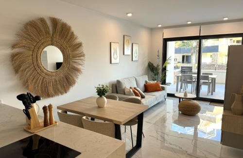 Flamenca Beach Apartment | Modern Appartement met Zwembad - Playa Flamenca