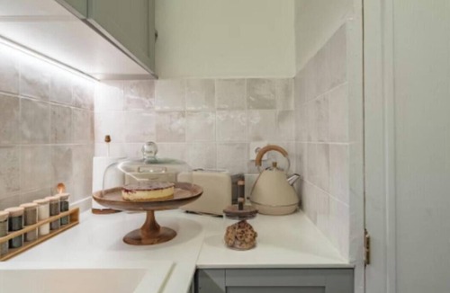 Eixample Apartment | Modern Comfort Steps from Passeig de Gràcia
