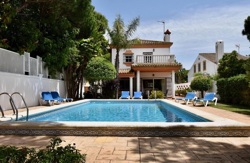 Poblado de Sancti Petri Villa | Modern Villa with pool 200m far from the beach