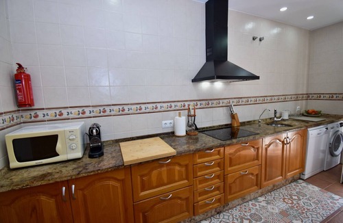 Los Gallos-Cerromolino Villa | Modern Villa Calma with fenced pool
