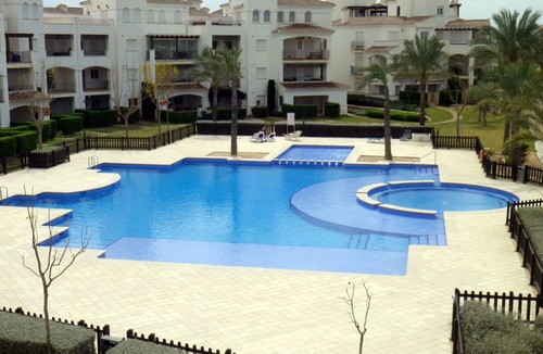 Roldan Apartment | Modern Stylish Apartment Perfect for Families. Pool & Golf Views - VV.MU.1317