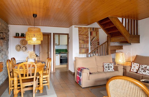 Prullans House | Mountain Chalet with Views, Private Terrace, and Wi-Fi