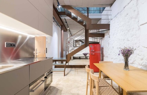 Sant Gervasi Apartment | My Space Barcelona Industrial Loft with Private Terrace in Sant Gervasi for 5