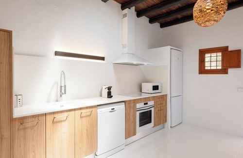 Santa Gertrudis Villa | New! Villa Plana Menut