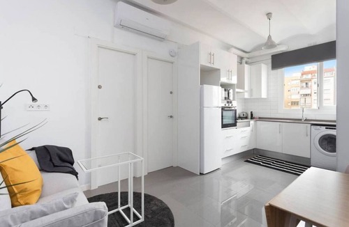 Sants Apartment | Newly refurbhised apartment is Sants! It is a cozy, modern and comfortable apartment, ideal for couples or small families. Designed completely for the confort of our guests.