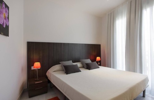 Les Corts Apartment | One bedroom apartment for 4 people with balcony
