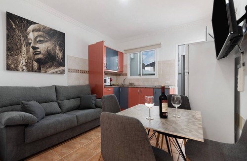 Aguimes Apartment | One Life One Dream House – Sea View Apartment with Wi-Fi and Air Conditioning