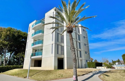 Les Deveses Apartment | Penthouse apartment a stone's throw from the beach