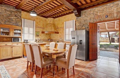 Chiclana de la Frontera House | Pet-Friendly Holiday Home 'Casa Dago' close to the Beach with Pool & Wi-Fi